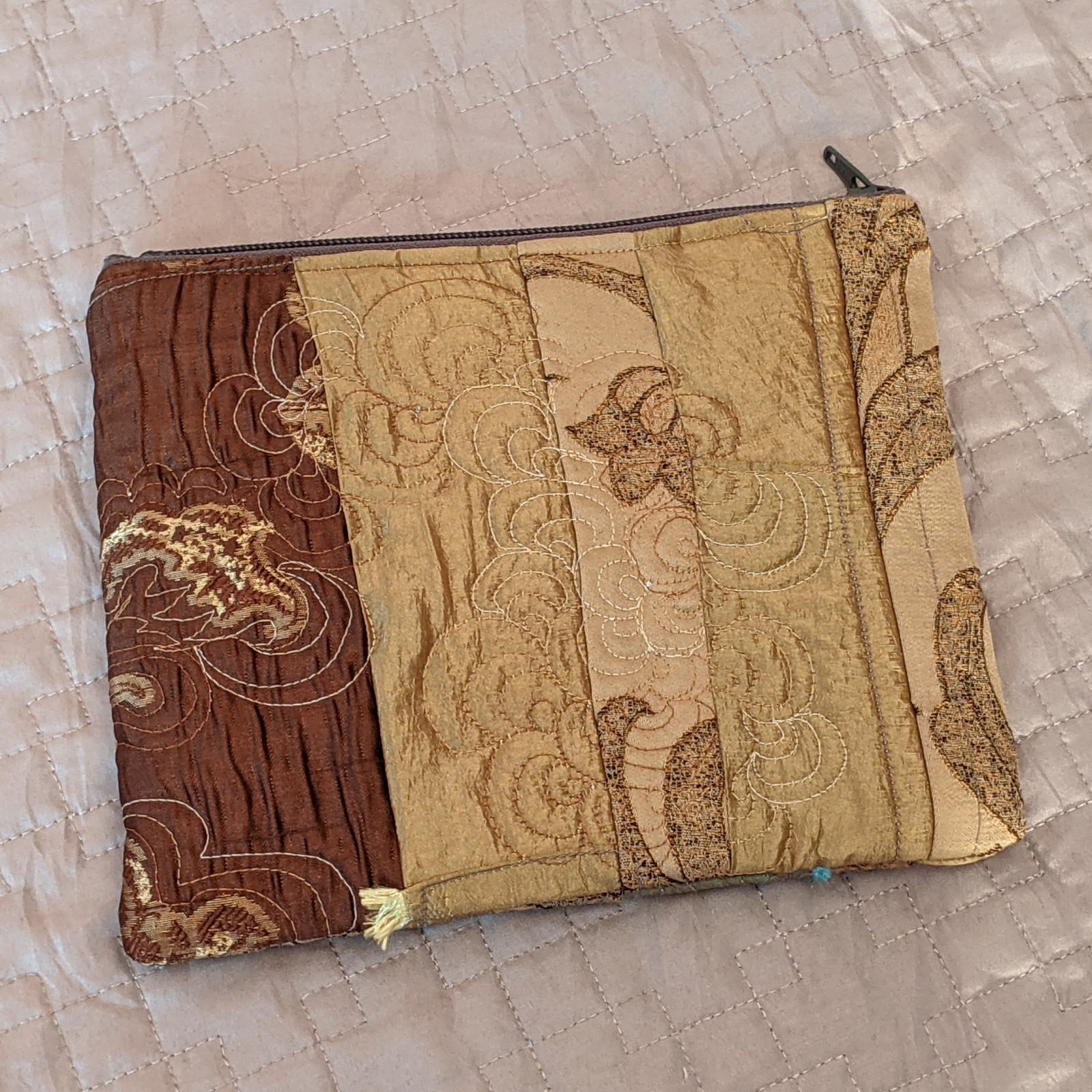 Bag: Hand bag quilted and embroidered - Image 3