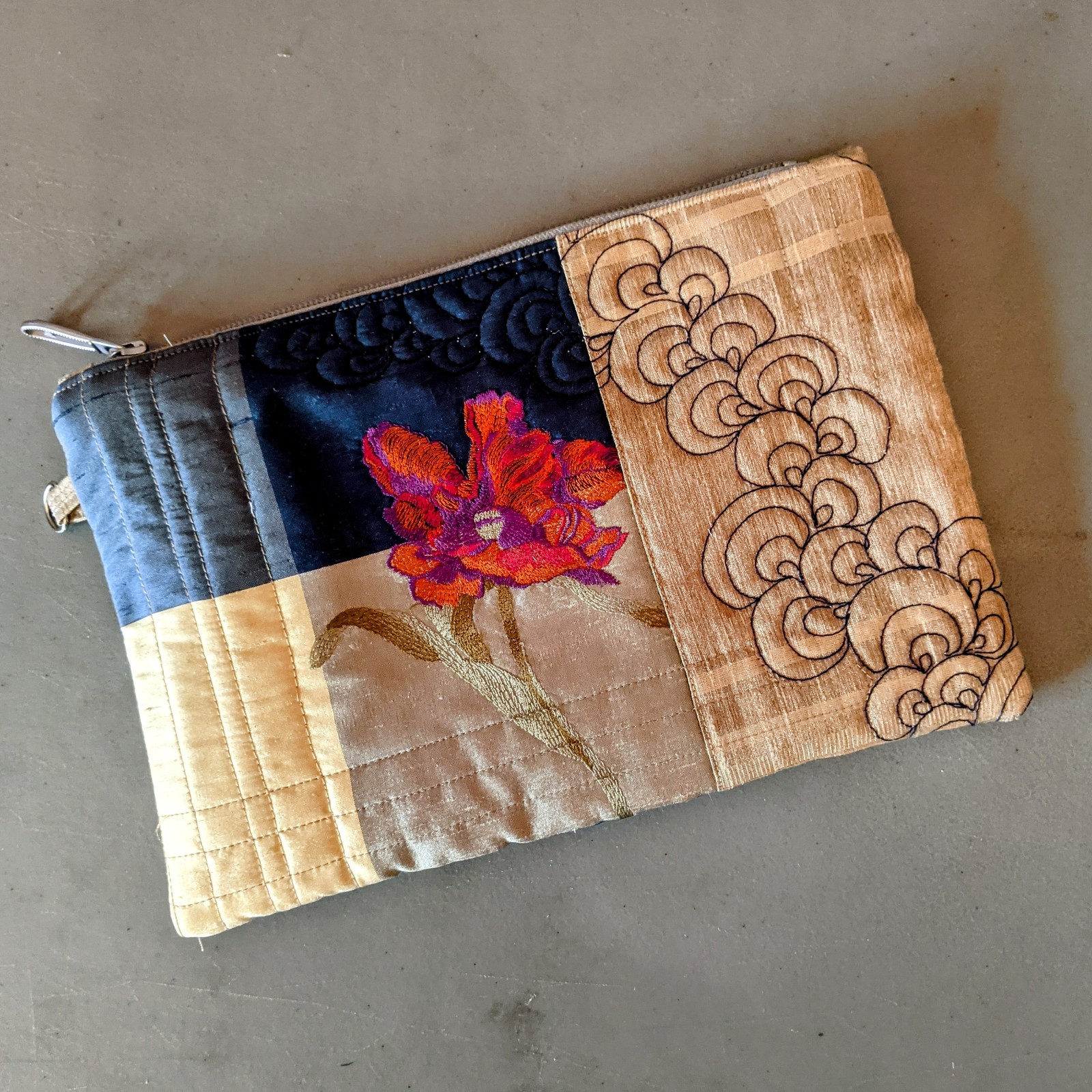 Bag: Hand bag quilted and embroidered - Image 8