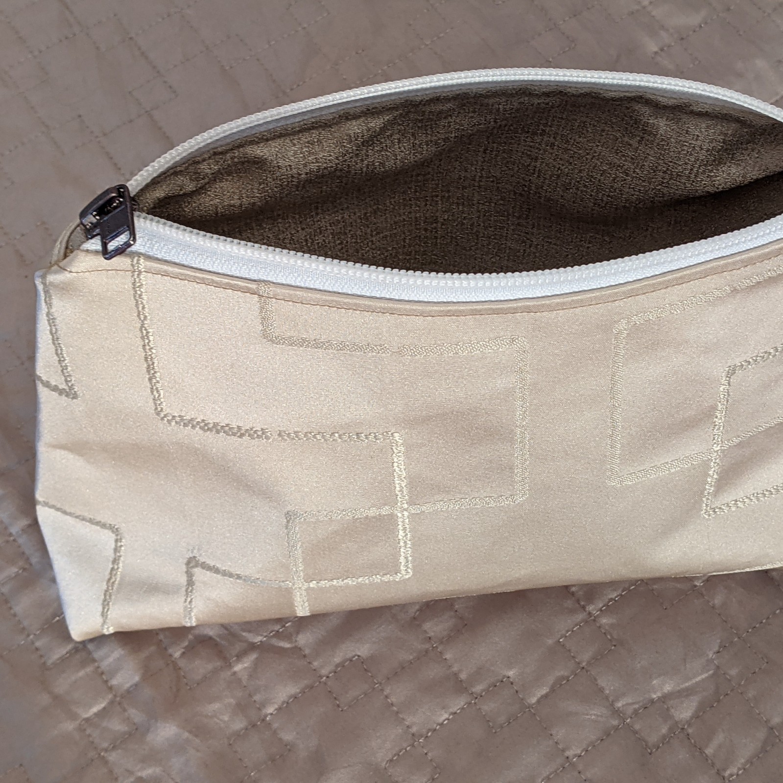 Bag: Make-up bag - Image 3
