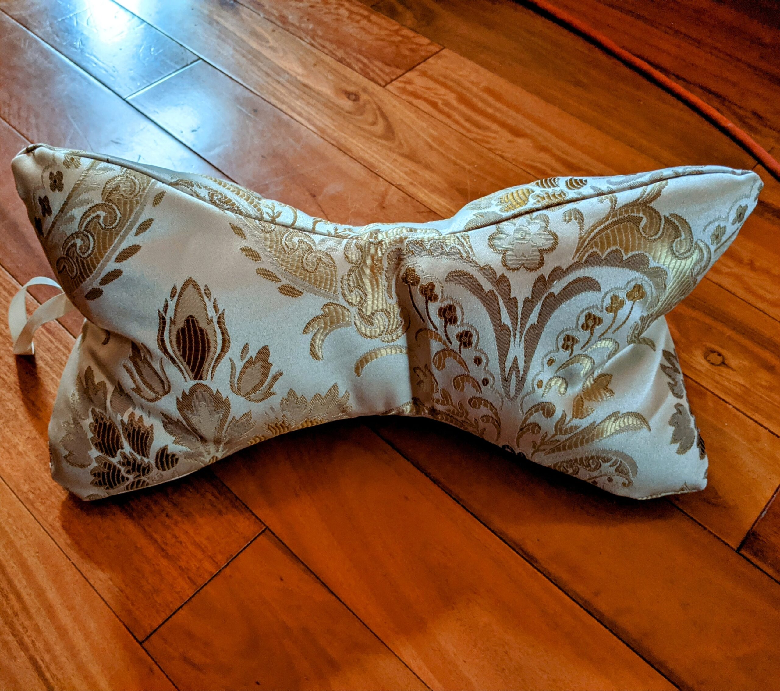 Pillow: Neck Bone Pillow