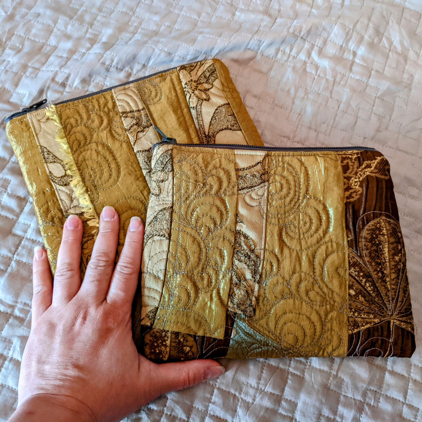 Bag: Hand bag quilted and embroidered