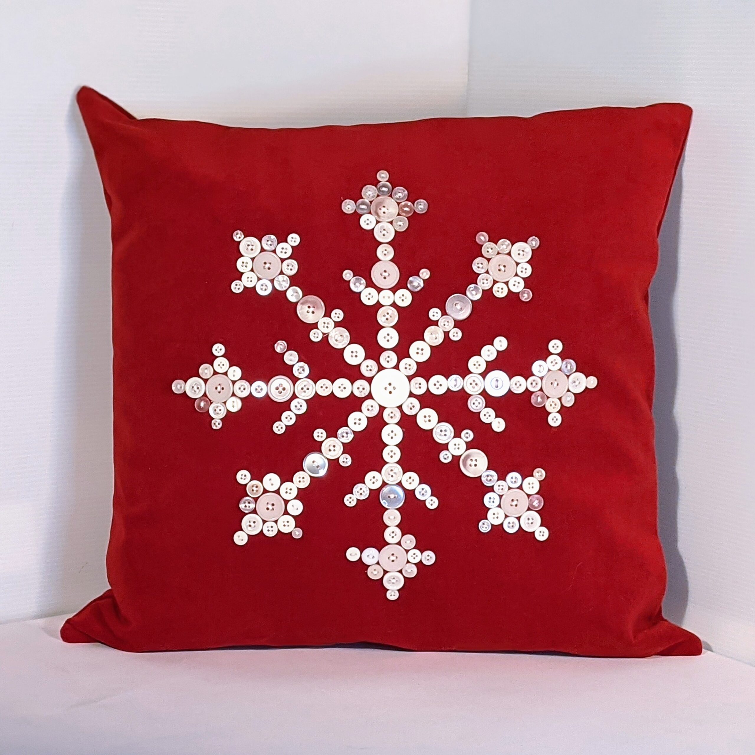 Cushion: Winter button pillow snowflake