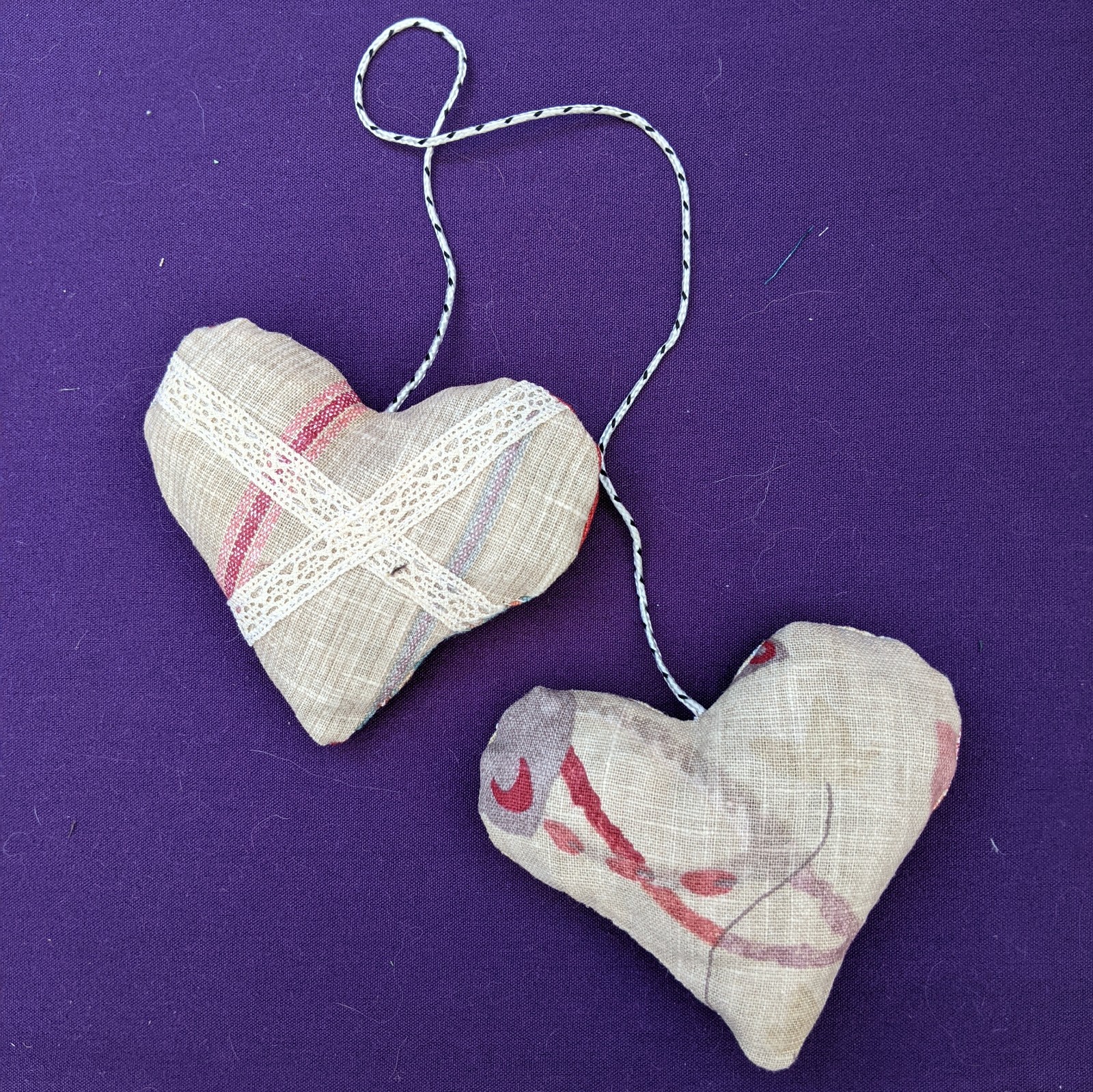 Hearts, hanging - Image 9