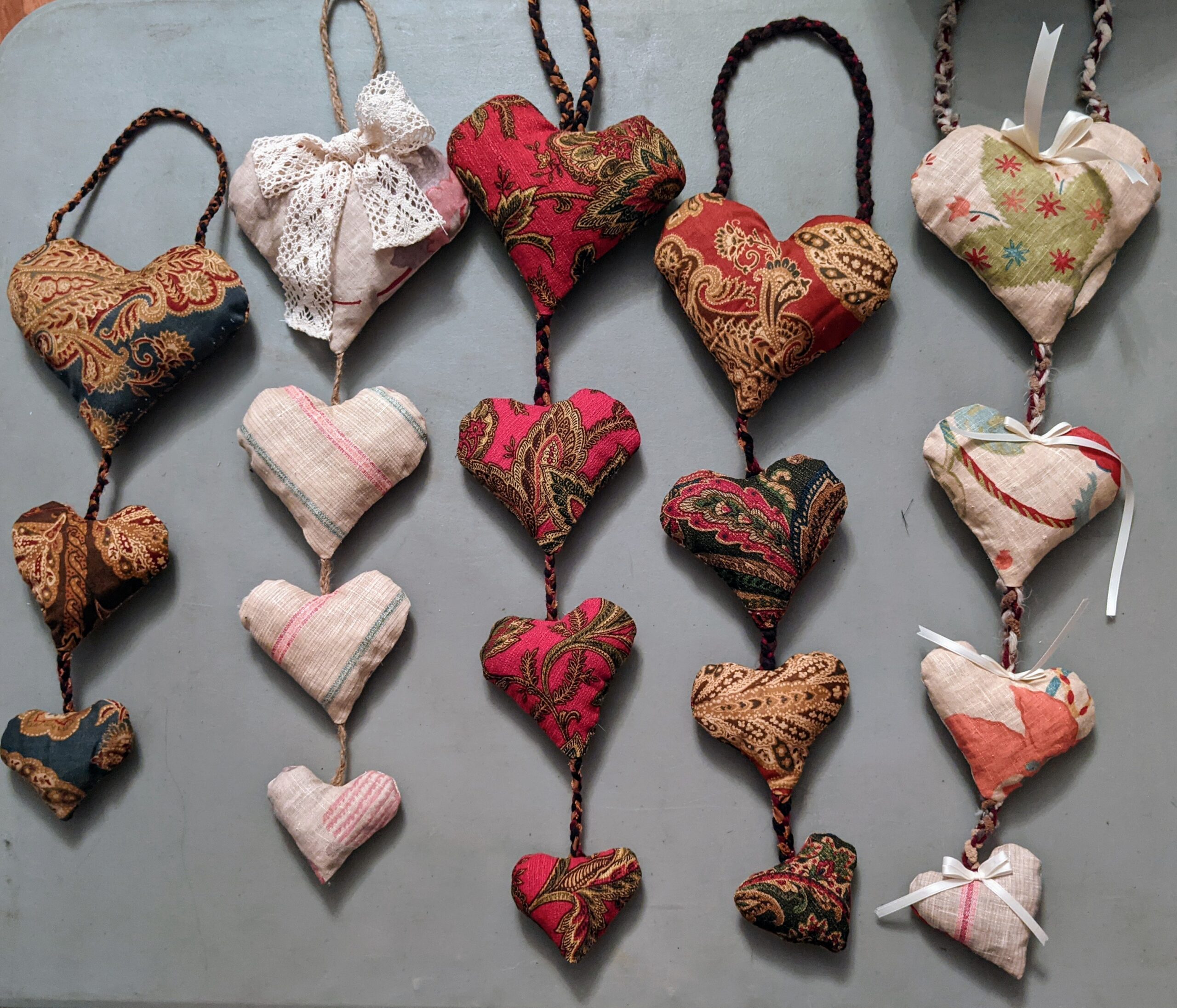 Hearts, hanging - Image 17