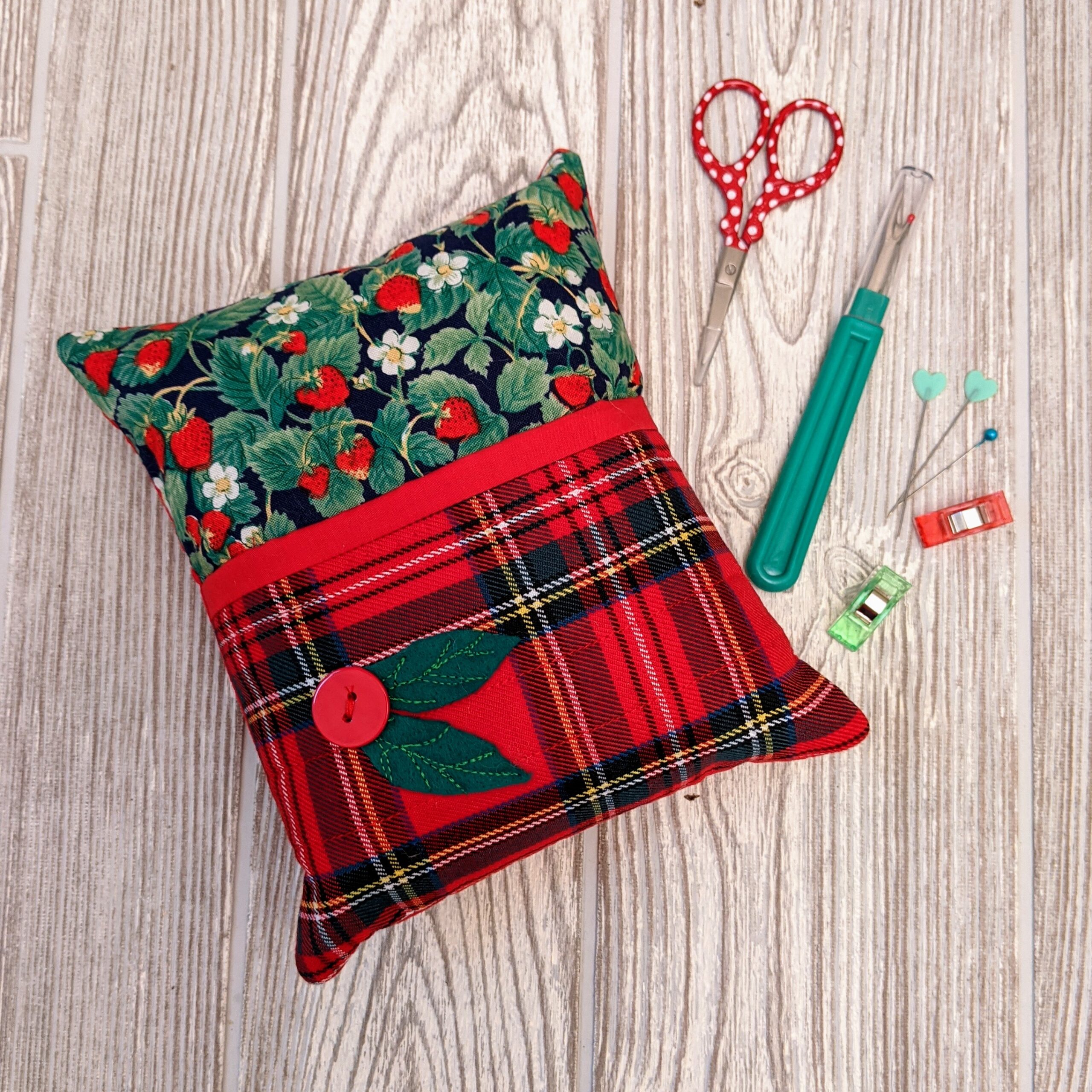 Pillow Pocket Pincushion Sewing Kit
