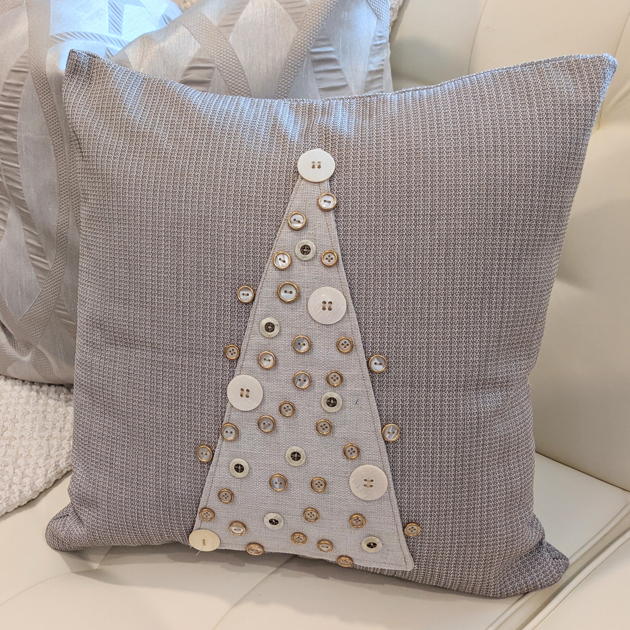 Cushion: Holiday tree with buttons cushion PAIR - Image 3