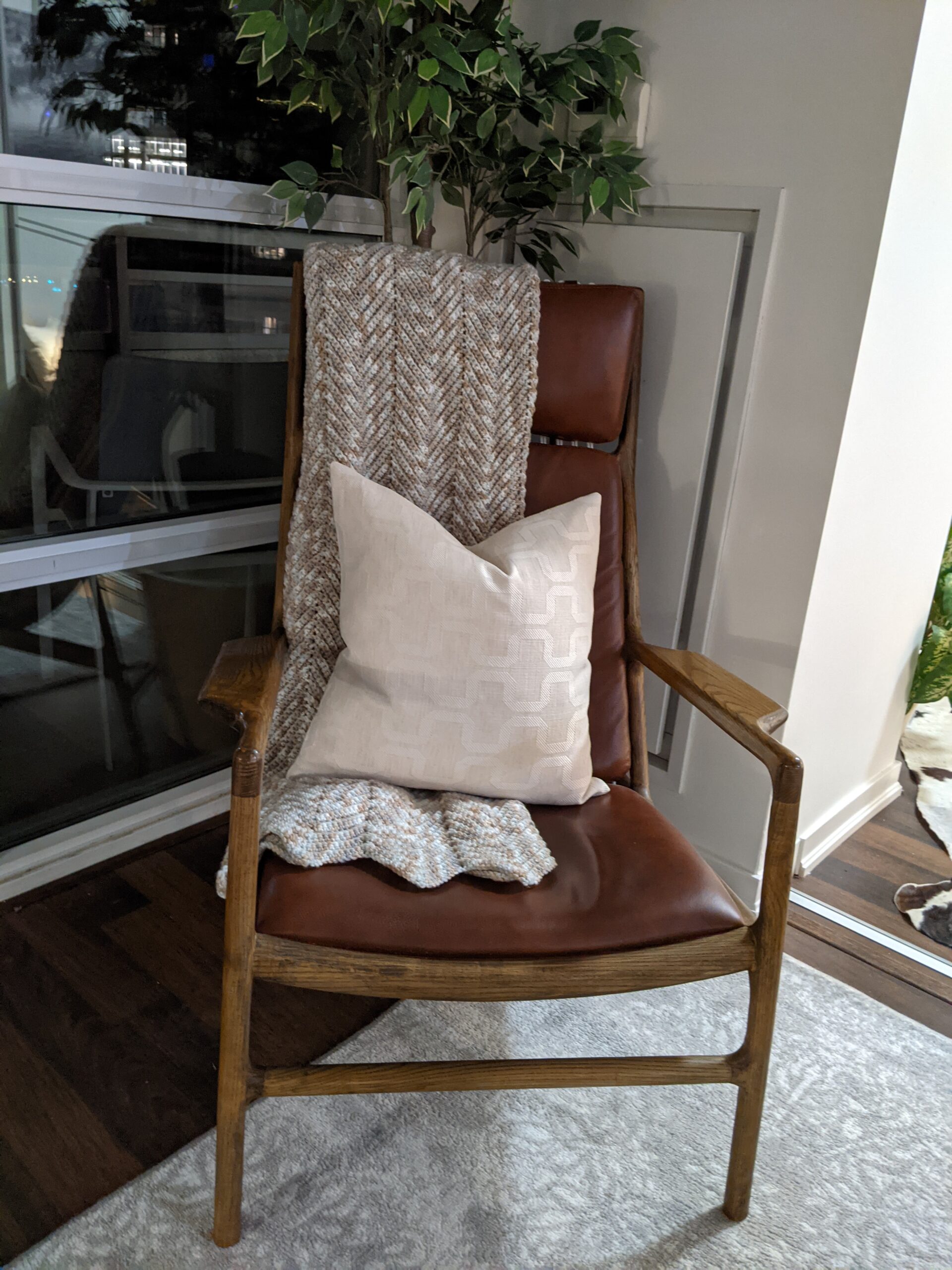 Cushion: cream linen look with geometric pattern, single - Image 3