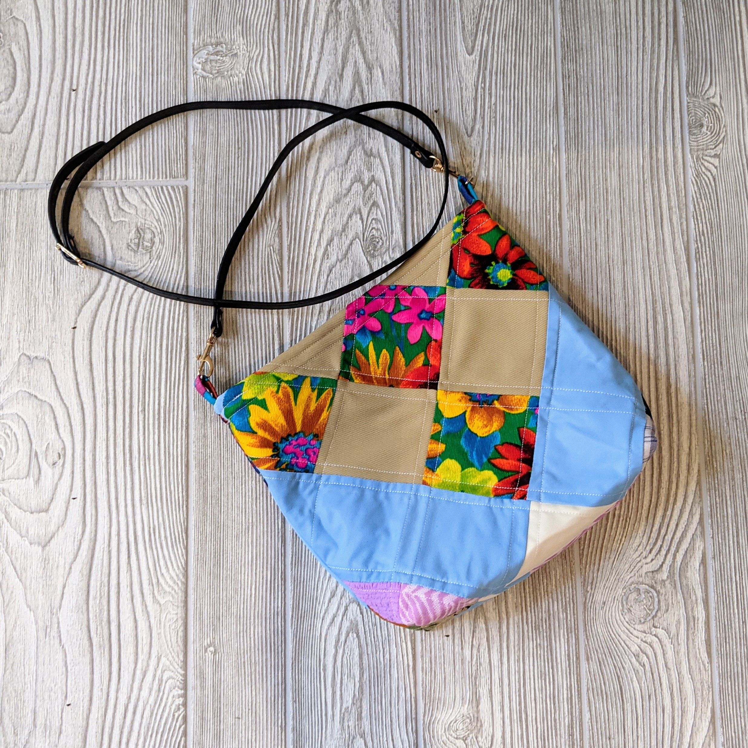 Bag: cross body cell phone bag - Image 18
