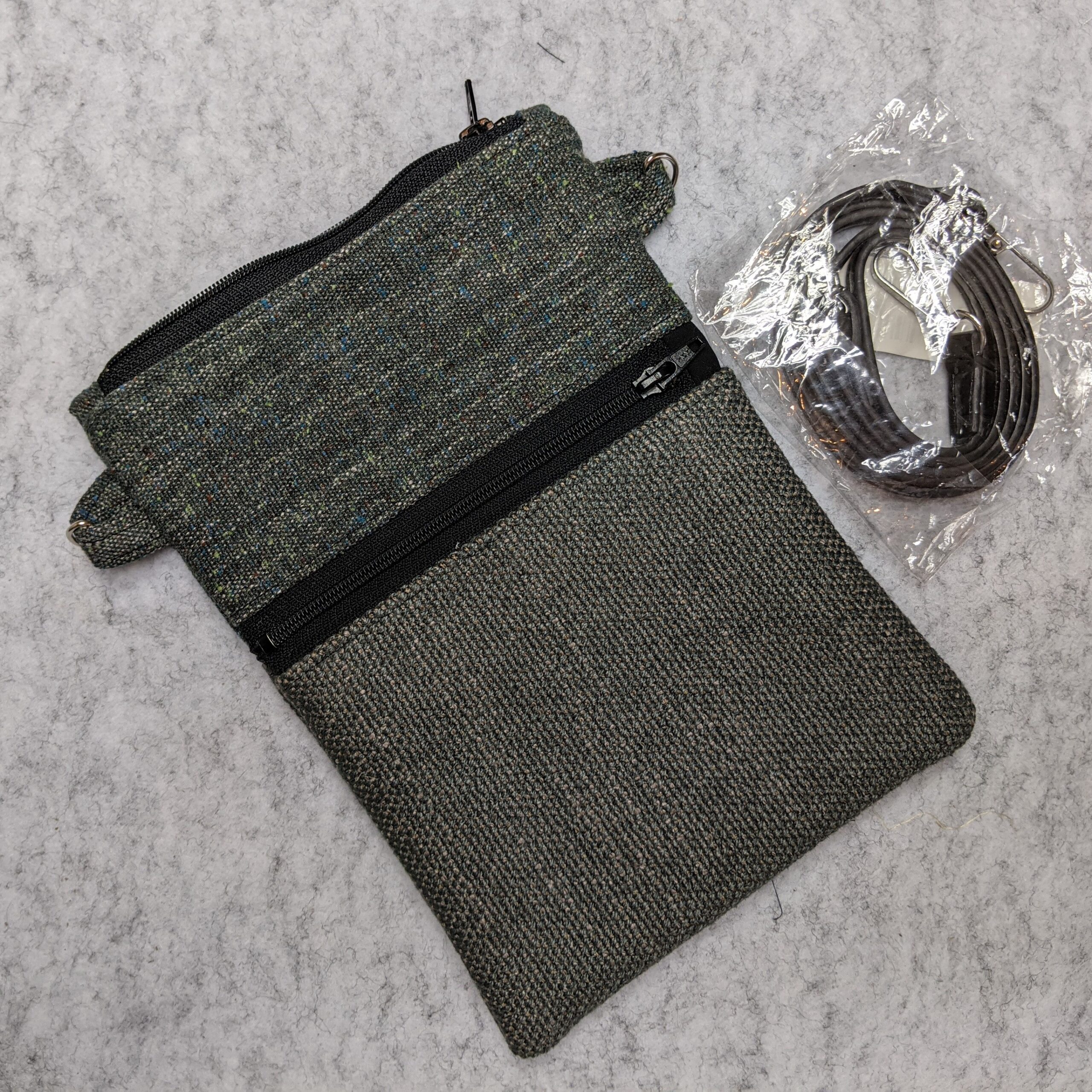 Bag: cross body cell phone bag - Image 25