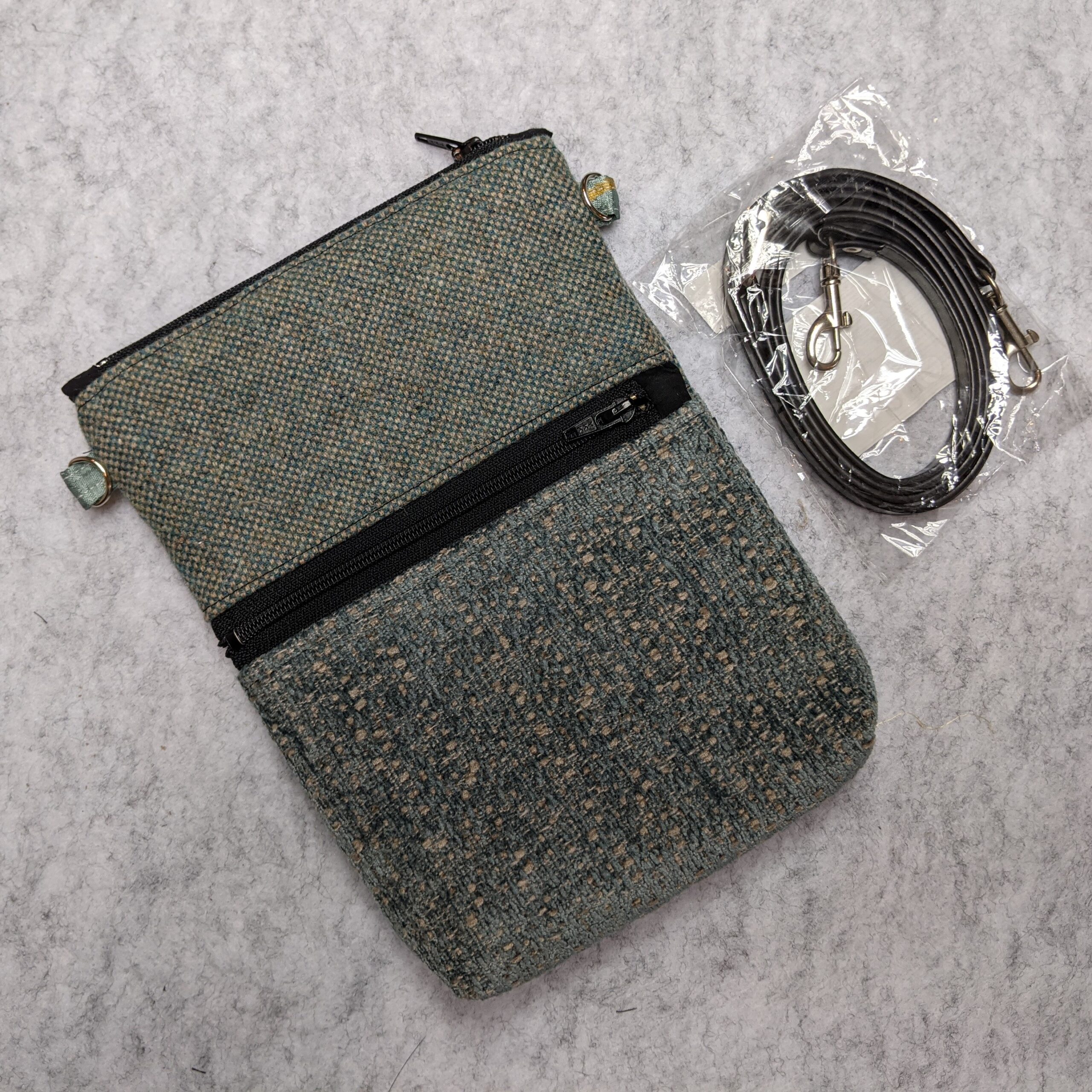 Bag: cross body cell phone bag - Image 26